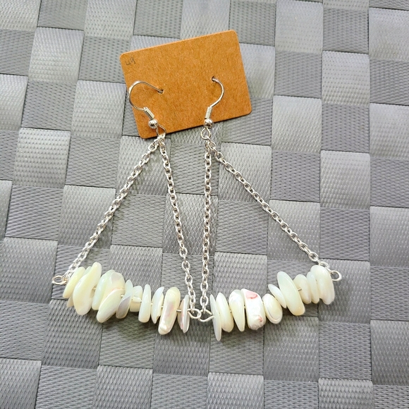 Stone triangle earrings - Picture 3 of 3